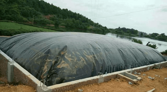 Features and Construction Considerations of Black Film Biogas Digester