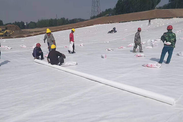 Non-woven Geotextile Protects HDPE Geomembrane from Ultraviolet Radiation