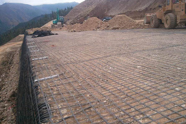 Geogrid reinforcement technology widens roadbed